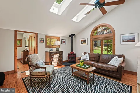 $1,550,000 | 9126 Potomac Ridge Road, Great Falls, VA 22066