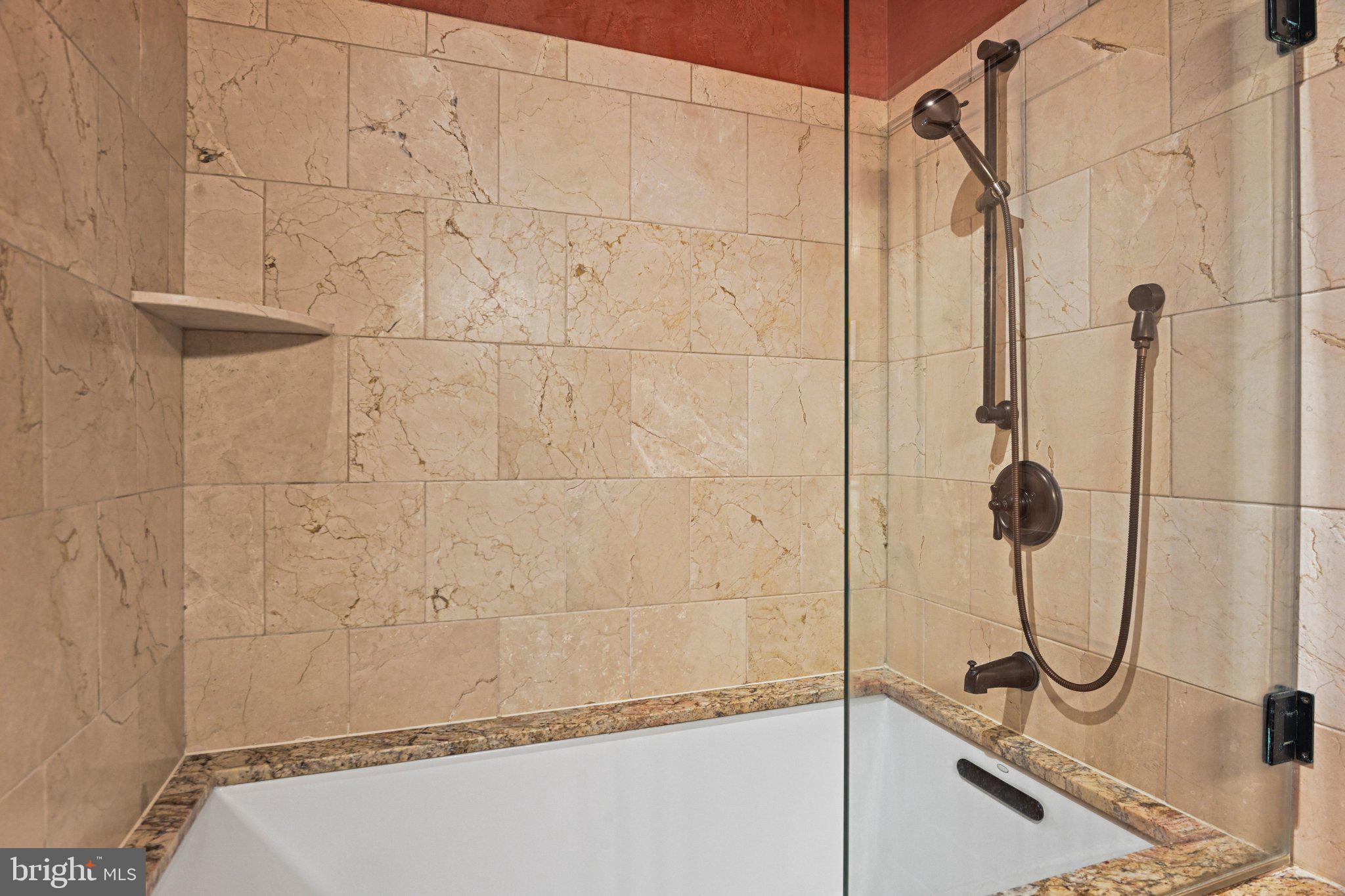 9126 Potomac Ridge Road Great Falls, VA 22066 - Photo 17 of 43