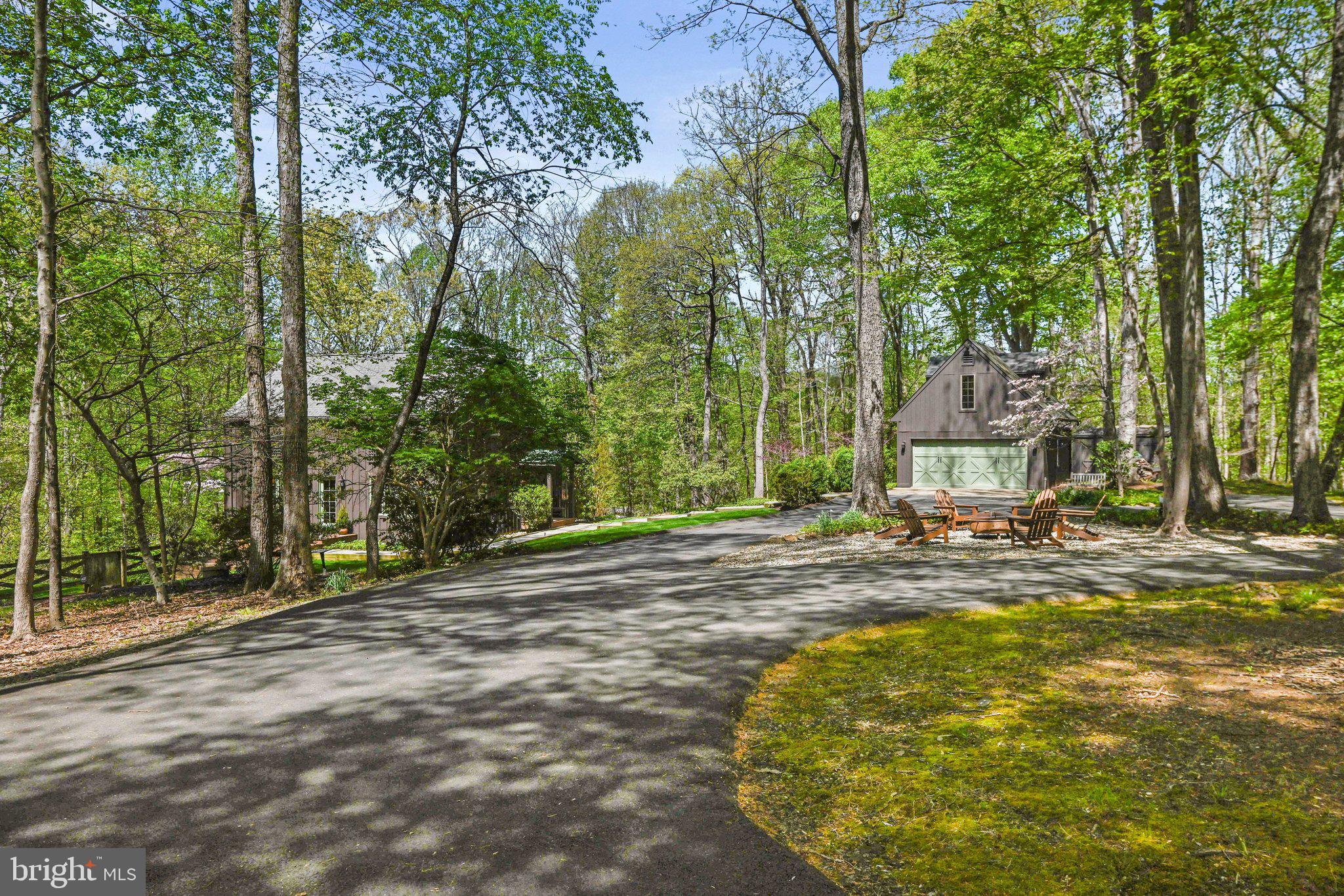 9126 Potomac Ridge Road Great Falls, VA 22066 - Photo 2 of 43