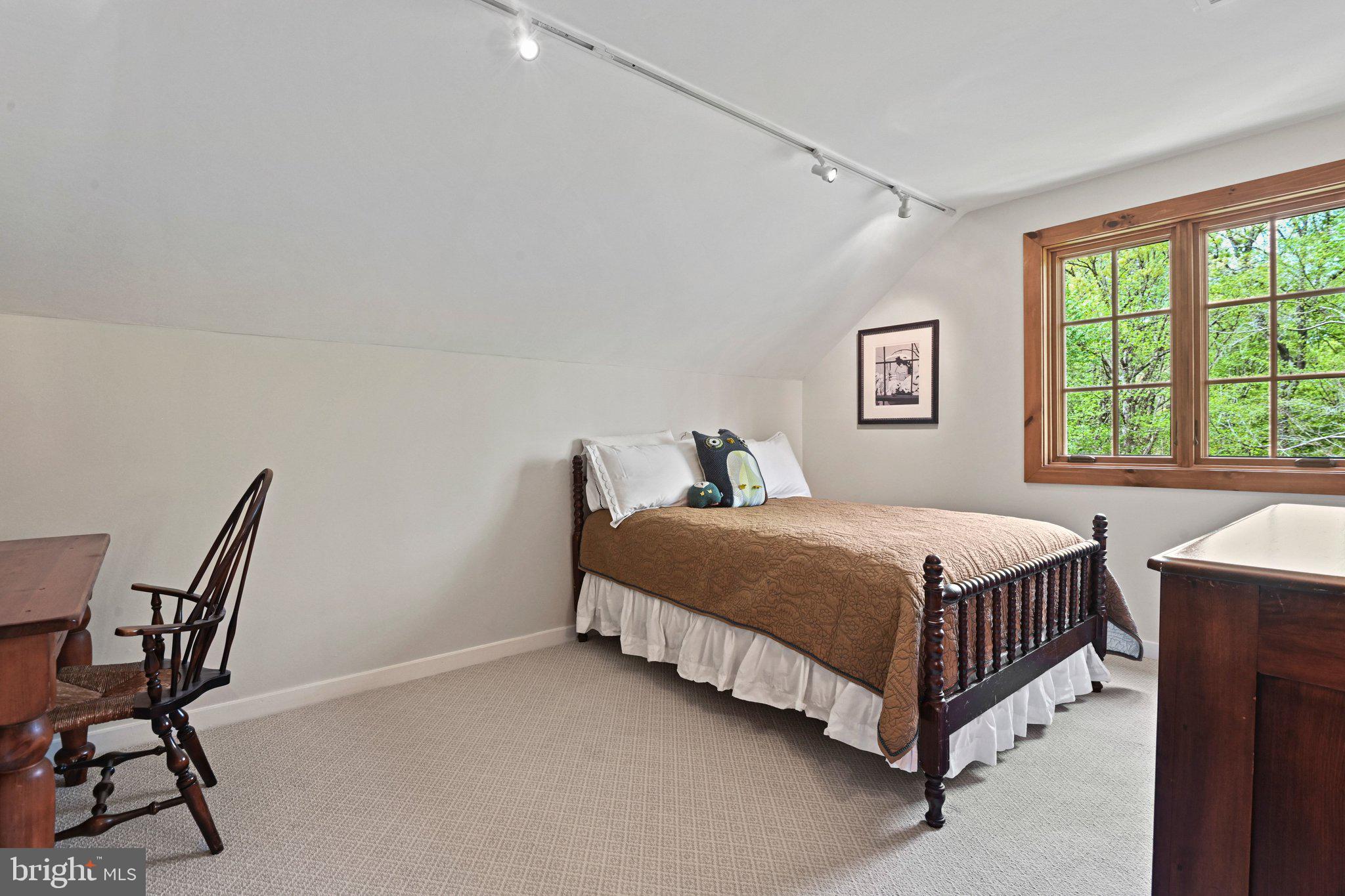 9126 Potomac Ridge Road Great Falls, VA 22066 - Photo 26 of 43