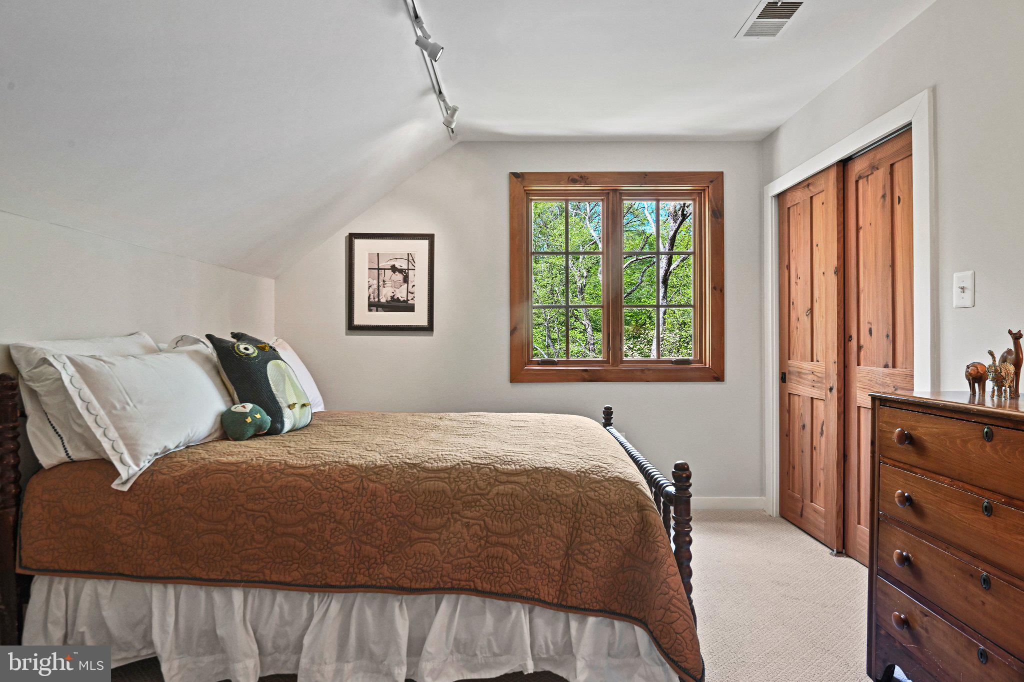 9126 Potomac Ridge Road Great Falls, VA 22066 - Photo 27 of 43