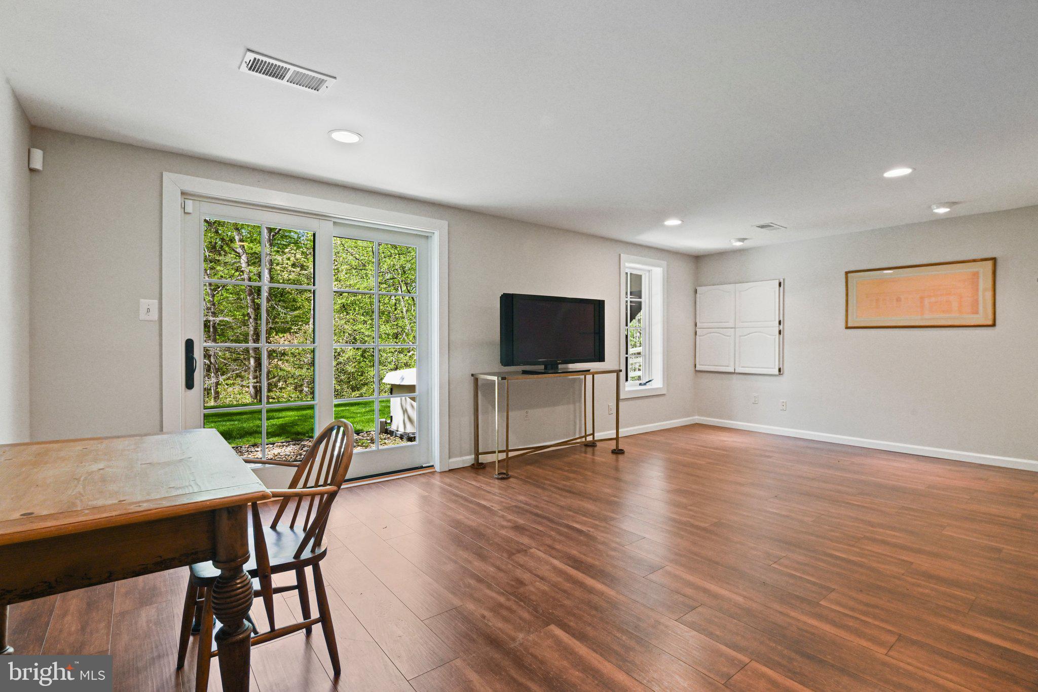 9126 Potomac Ridge Road Great Falls, VA 22066 - Photo 28 of 43