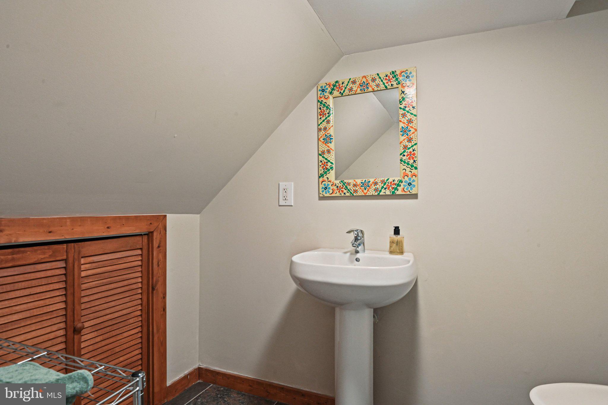 9126 Potomac Ridge Road Great Falls, VA 22066 - Photo 31 of 43