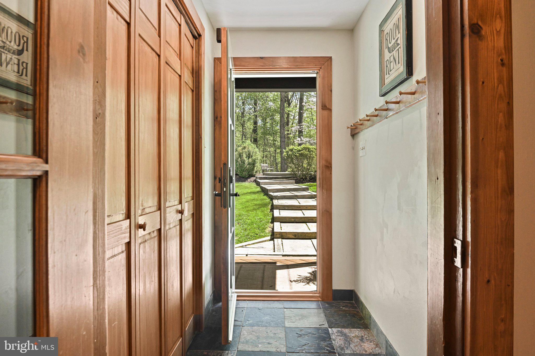 9126 Potomac Ridge Road Great Falls, VA 22066 - Photo 33 of 43