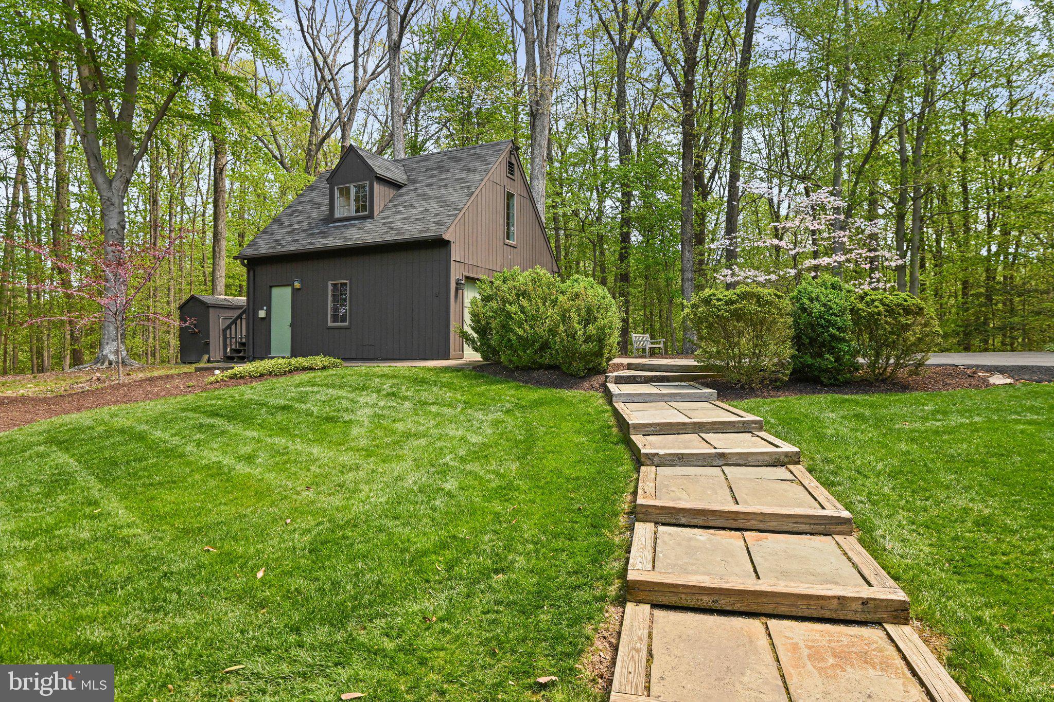 9126 Potomac Ridge Road Great Falls, VA 22066 - Photo 34 of 43