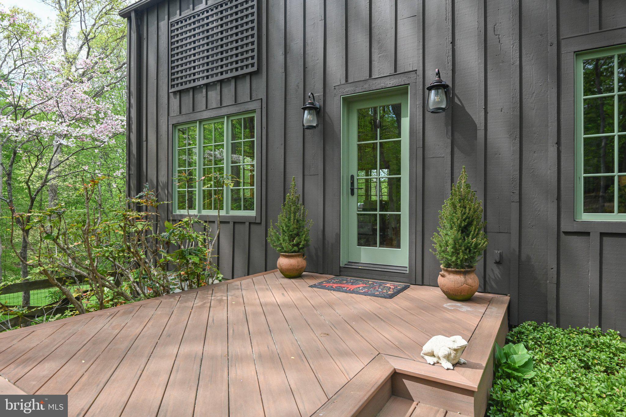 9126 Potomac Ridge Road Great Falls, VA 22066 - Photo 5 of 43