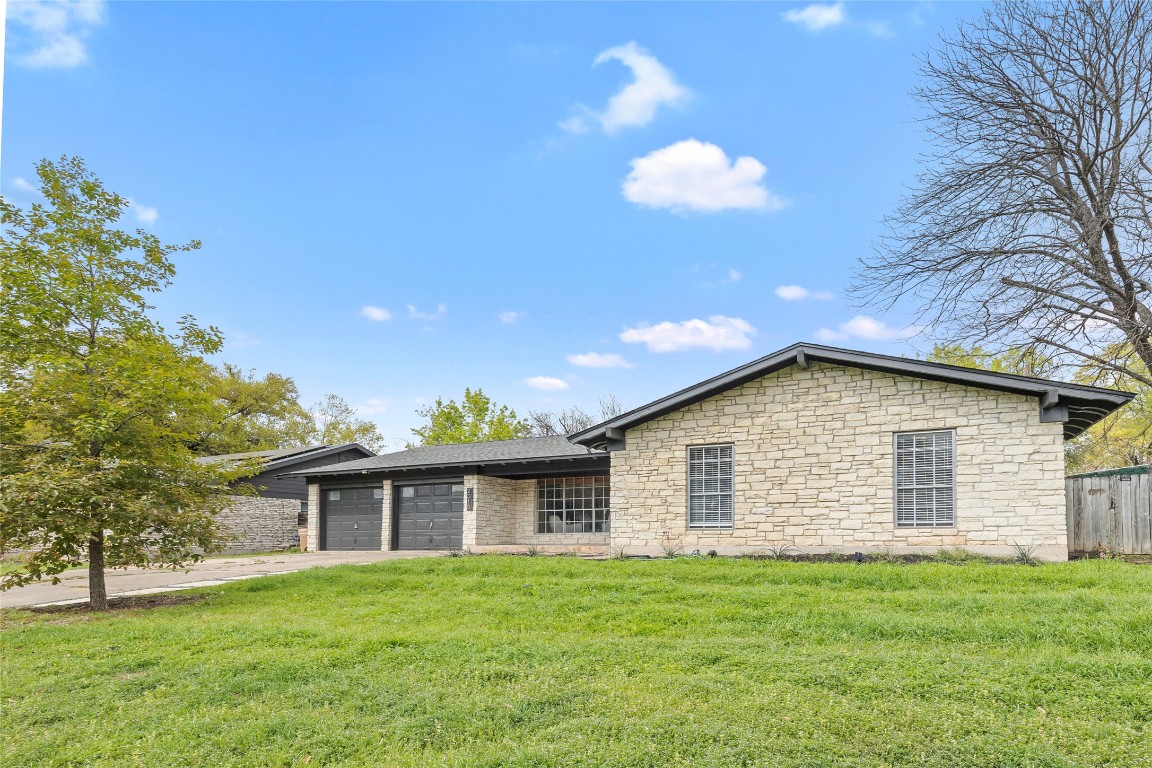 2016 Singing Brook Austin, TX 78723 - Photo 1 of 1