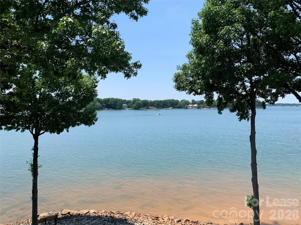 $2,400 | 912 Southwest Drive, Davidson, NC 28036