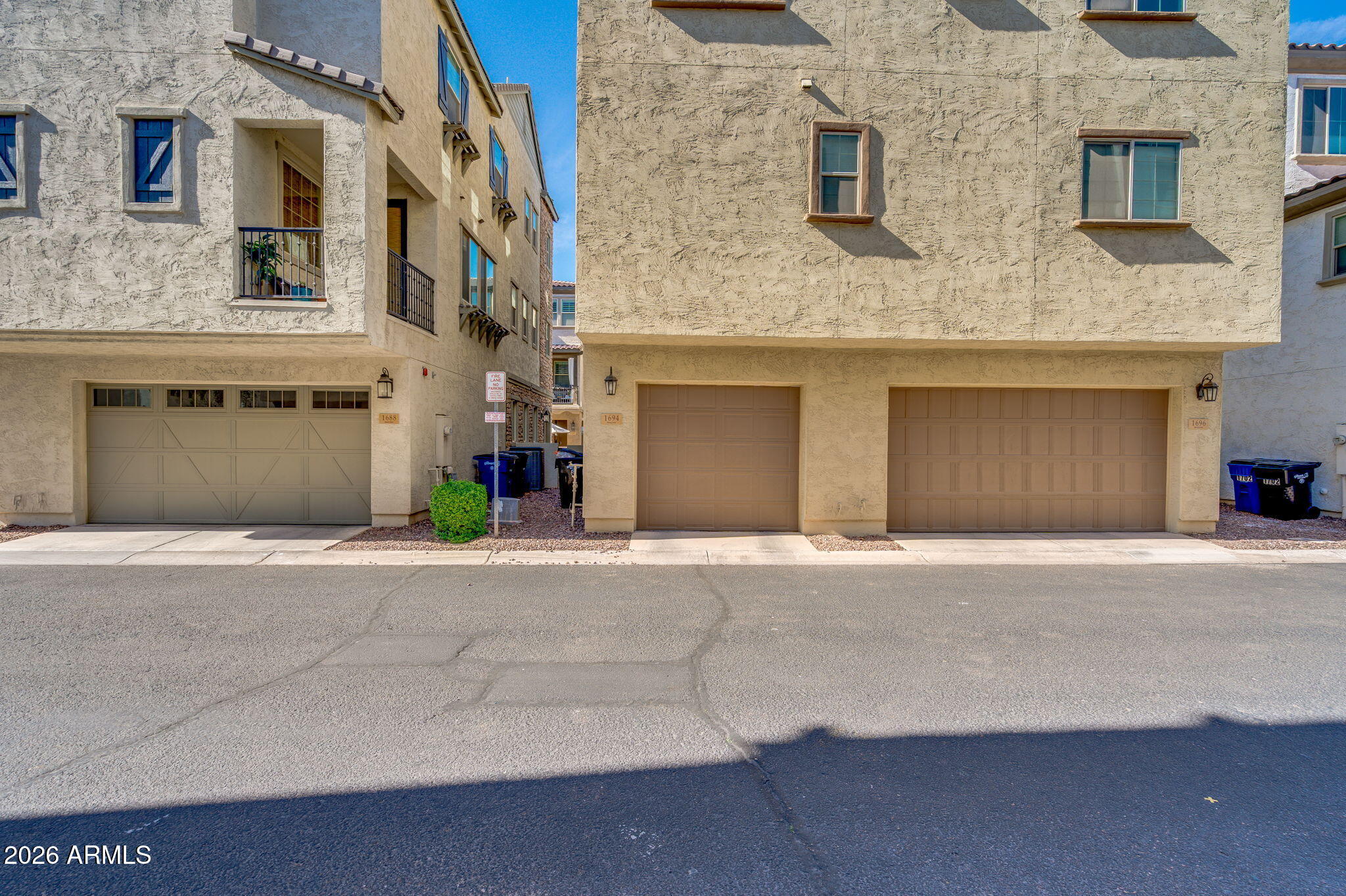 1694 East Hampton Lane Gilbert, AZ 85295 - Photo 23 of 44 Garage Entry