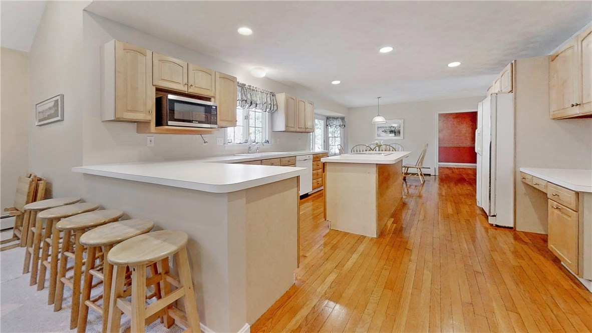 524 Wickham Road North Kingstown, RI 02852 - Photo 8 of 29 Gallery Image 8