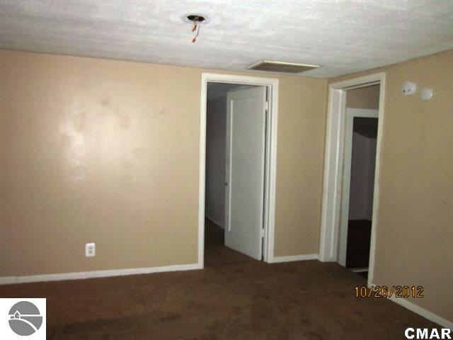 6813 North Winans Road Alma, MI 48801 - Photo 4 of 13 1767731-3.JPG
