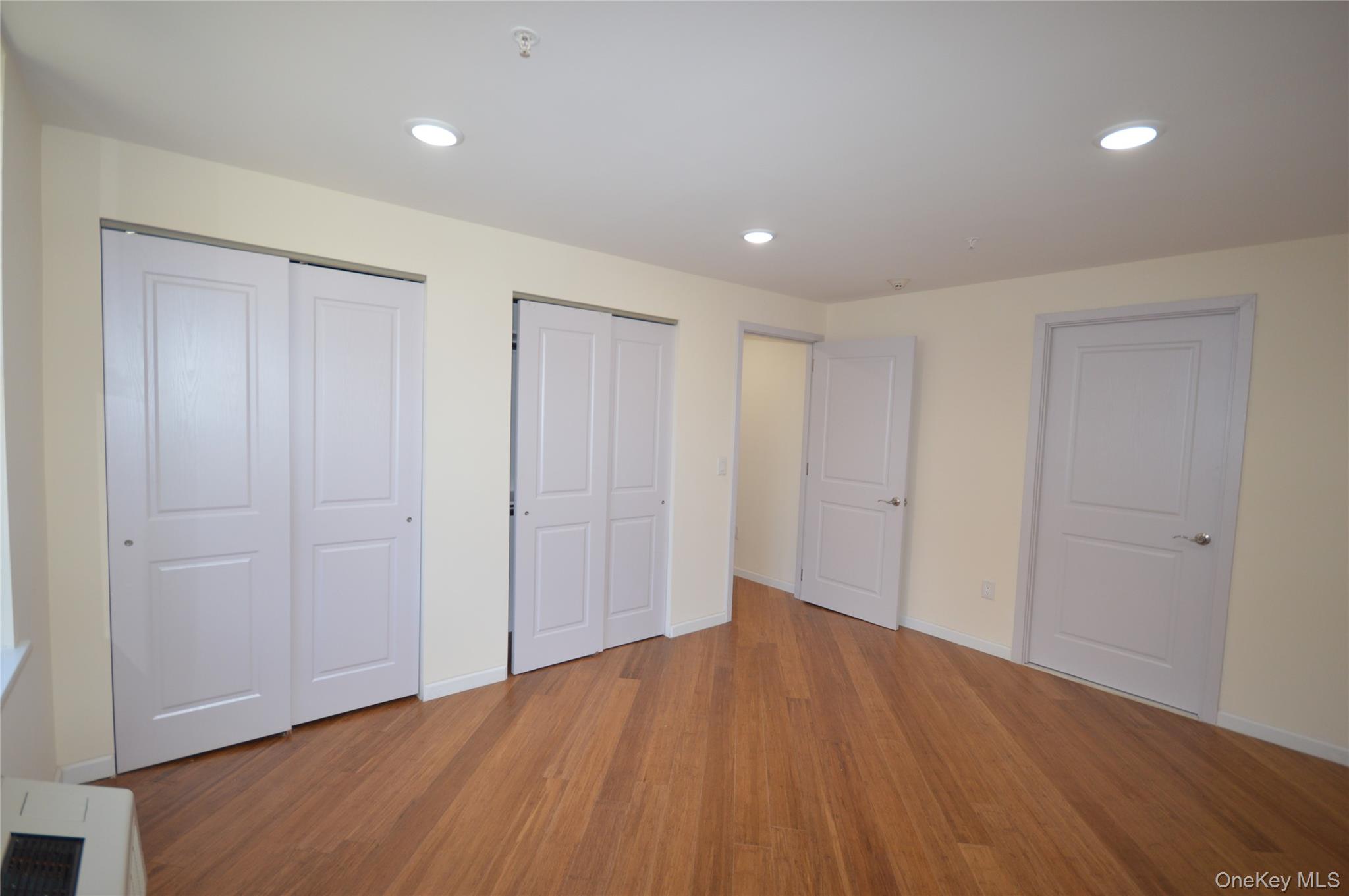55 South Middle Neck Road, Unit 4C Great Neck, NY 11021 - Photo 6 of 11