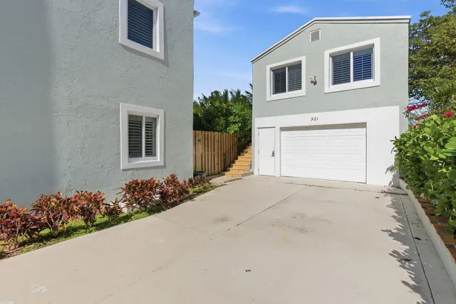 $2,250,000 | 921 Ortega Road, West Palm Beach, FL 33405