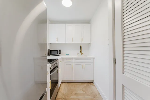 $2,250,000 | 921 Ortega Road, West Palm Beach, FL 33405