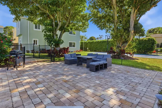 $2,250,000 | 921 Ortega Road, West Palm Beach, FL 33405