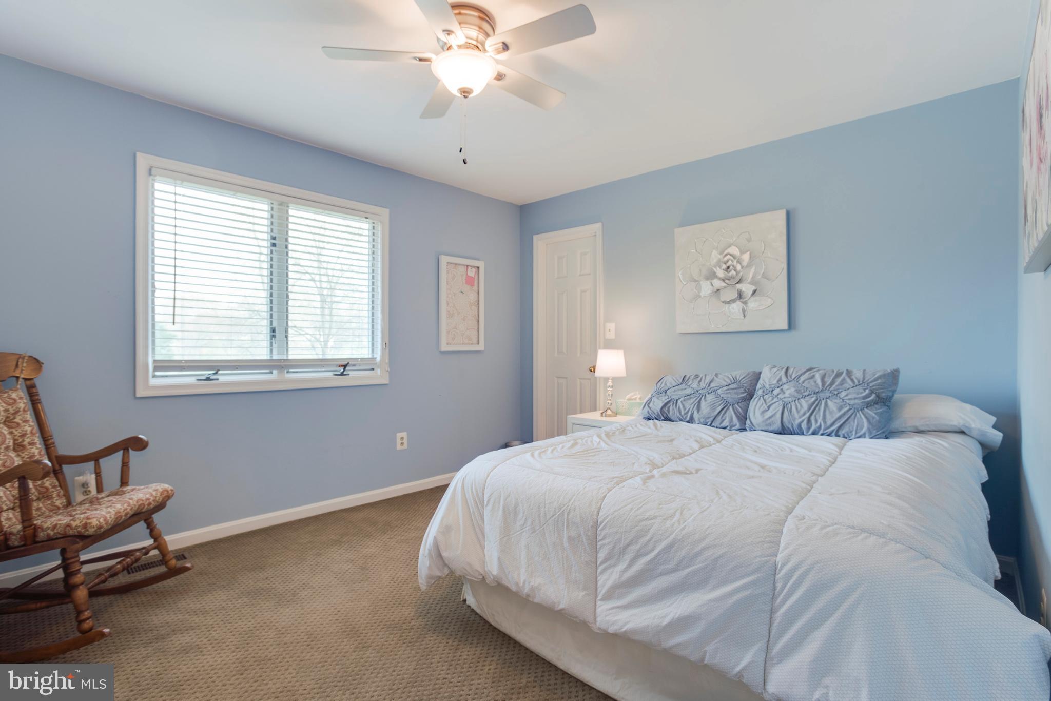 8564 Opal Road Warrenton, VA 20186 - Photo 18 of 42 Spacious 2nd Bedroom with walk-in closet