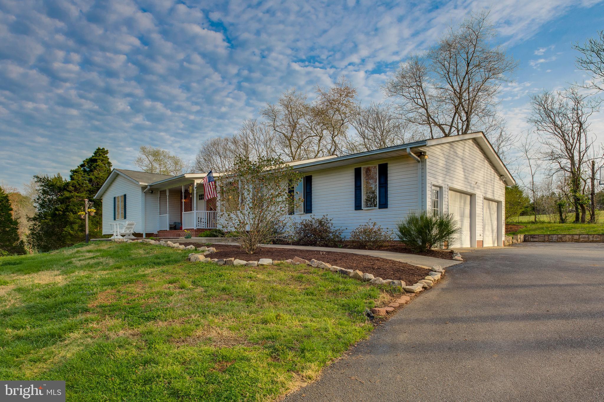 8564 Opal Road Warrenton, VA 20186 - Photo 2 of 42 Gallery Image 2