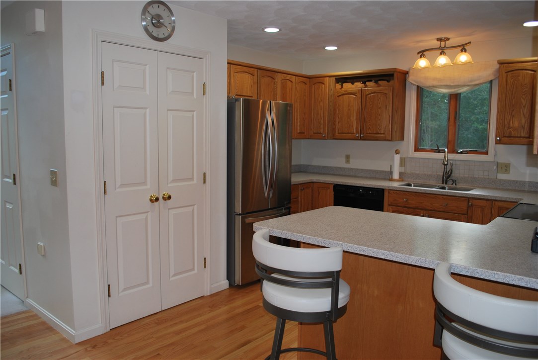 160 Pound Road Cumberland, RI 02864 - Photo 11 of 34
