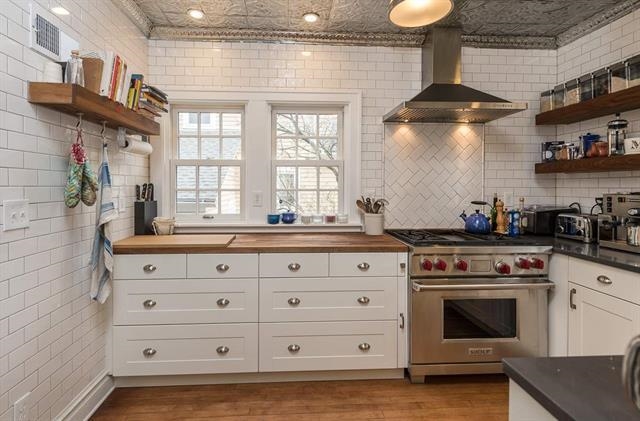 2557 Chamberlain Avenue Madison, WI 53705 - Photo 6 of 35