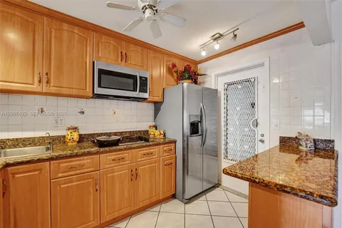 $229,900 | 455 Paradise Isle Boulevard, Unit 104, Hallandale Beach, FL 33009