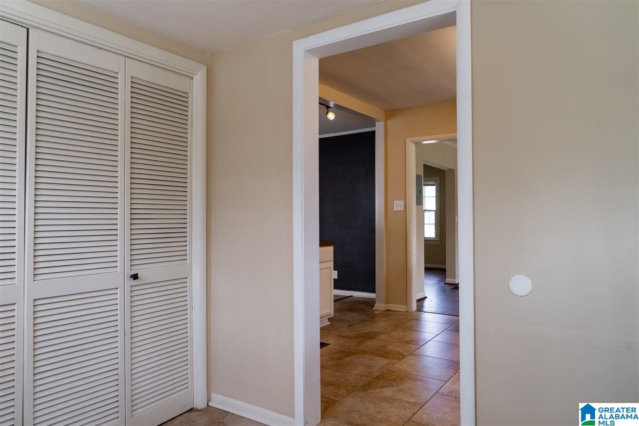 823 Hillcrest Road Birmingham, AL 35235 - Photo 8 of 39