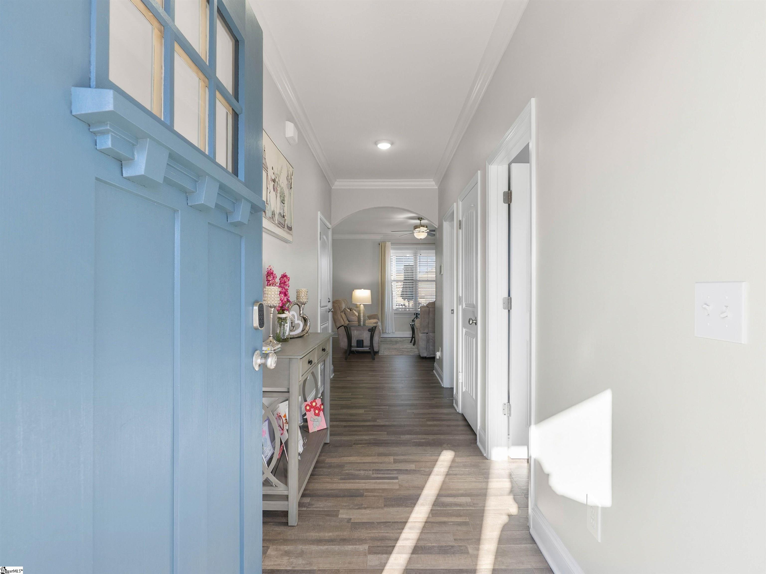 318 Barnhill Court Greenville, SC 29617 - Photo 3 of 47