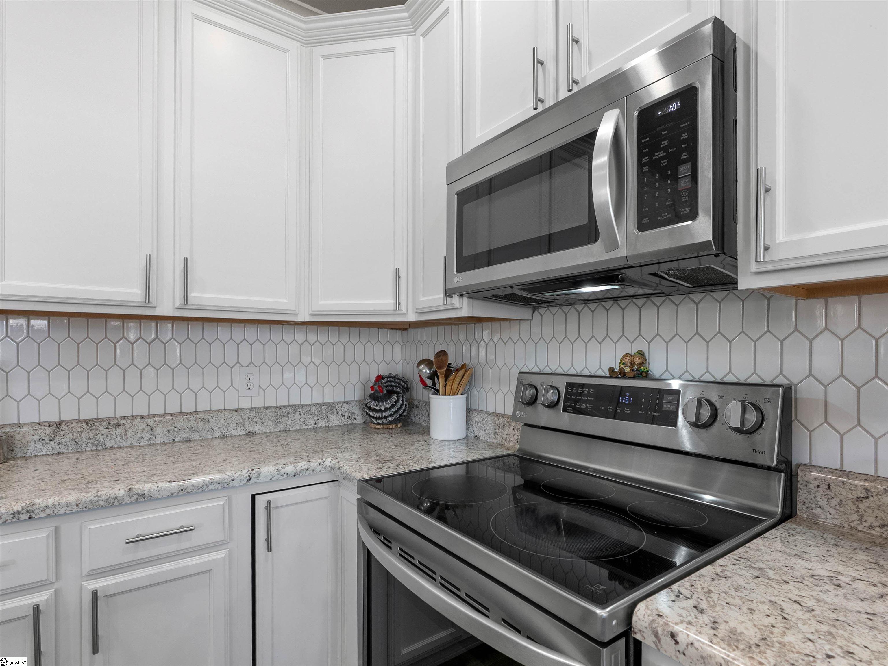 318 Barnhill Court Greenville, SC 29617 - Photo 9 of 47