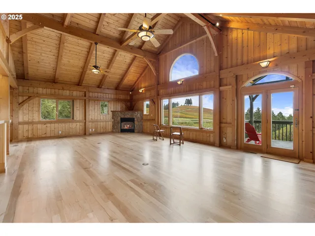 a view of an entryway