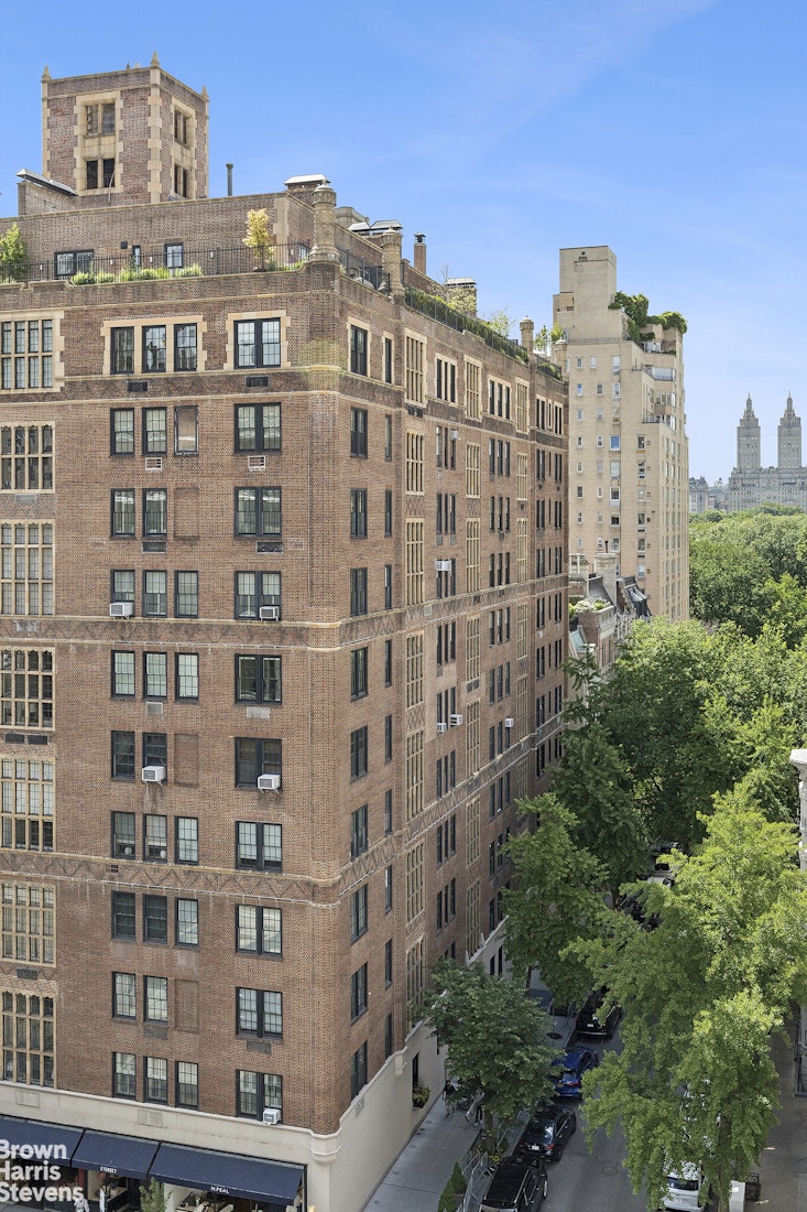 35 East 75th Street, Unit 11AB Manhattan, NY 10021 - Photo 11 of 12 a view of a large building