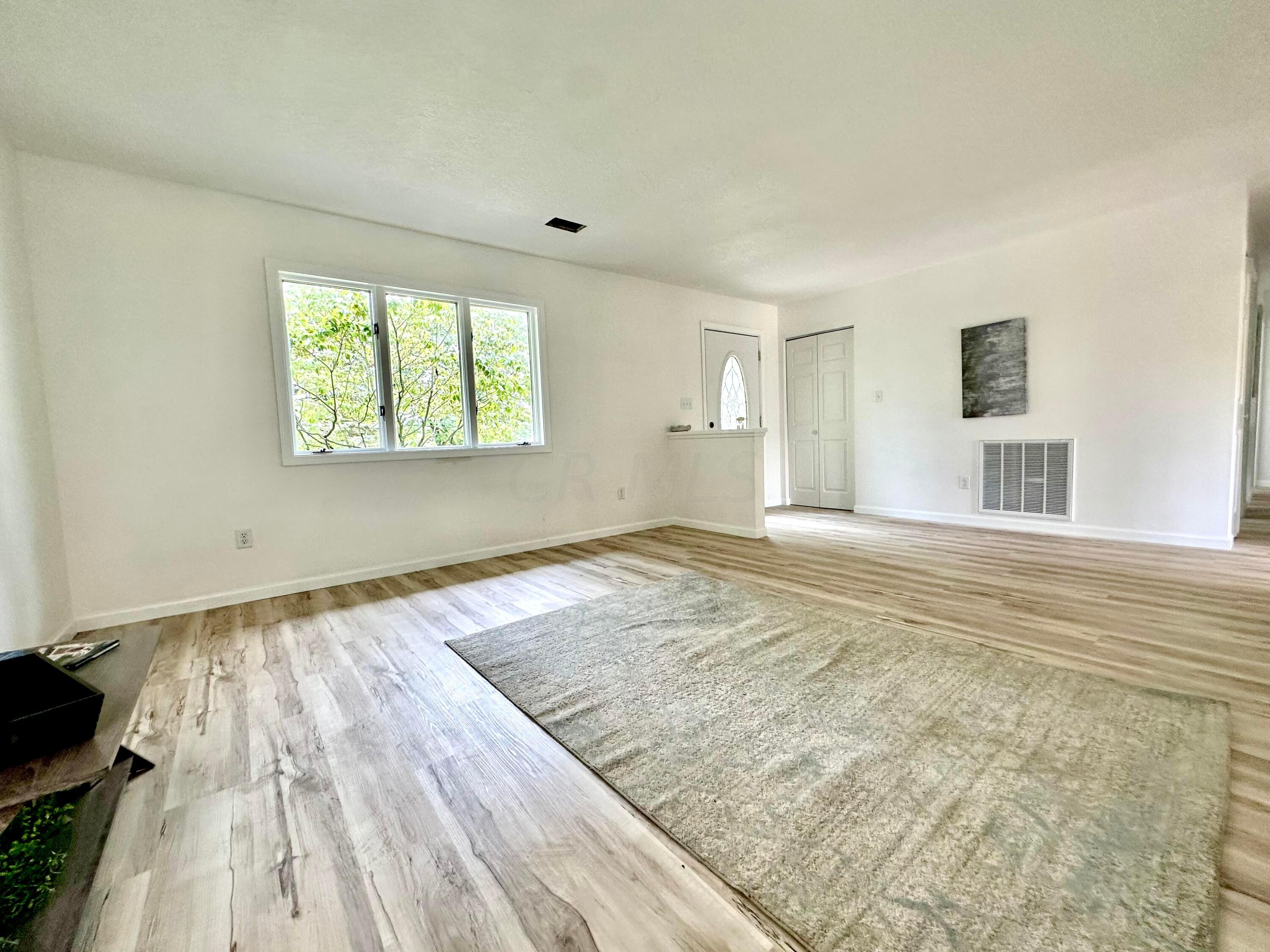 1170 Ginder Road Northwest Lancaster, OH 43130 - Photo 18 of 26 Living Room