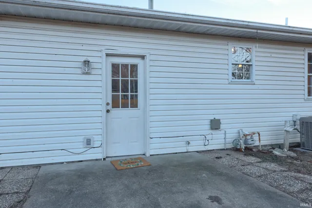 $215,000 | 7504 Pendleton Avenue, Evansville, IN 47715