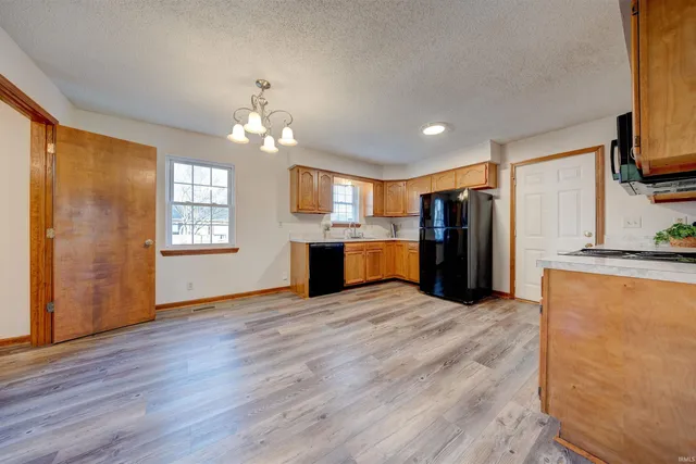 $215,000 | 7504 Pendleton Avenue, Evansville, IN 47715