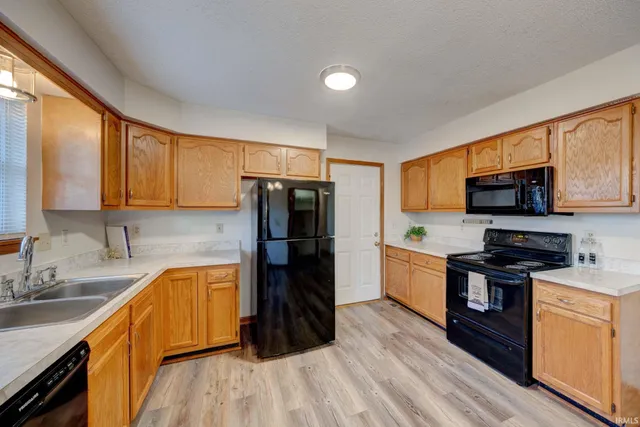 $215,000 | 7504 Pendleton Avenue, Evansville, IN 47715