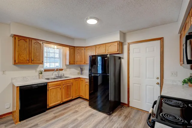 $215,000 | 7504 Pendleton Avenue, Evansville, IN 47715