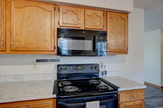 $215,000 | 7504 Pendleton Avenue, Evansville, IN 47715