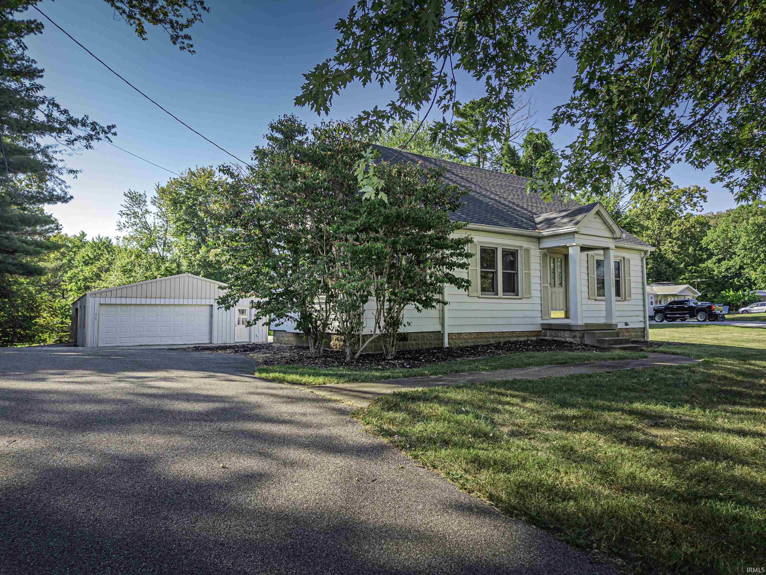 2722 North Red Bank Road Evansville, IN 47720 - Photo 3 of 36 Gallery Image 3