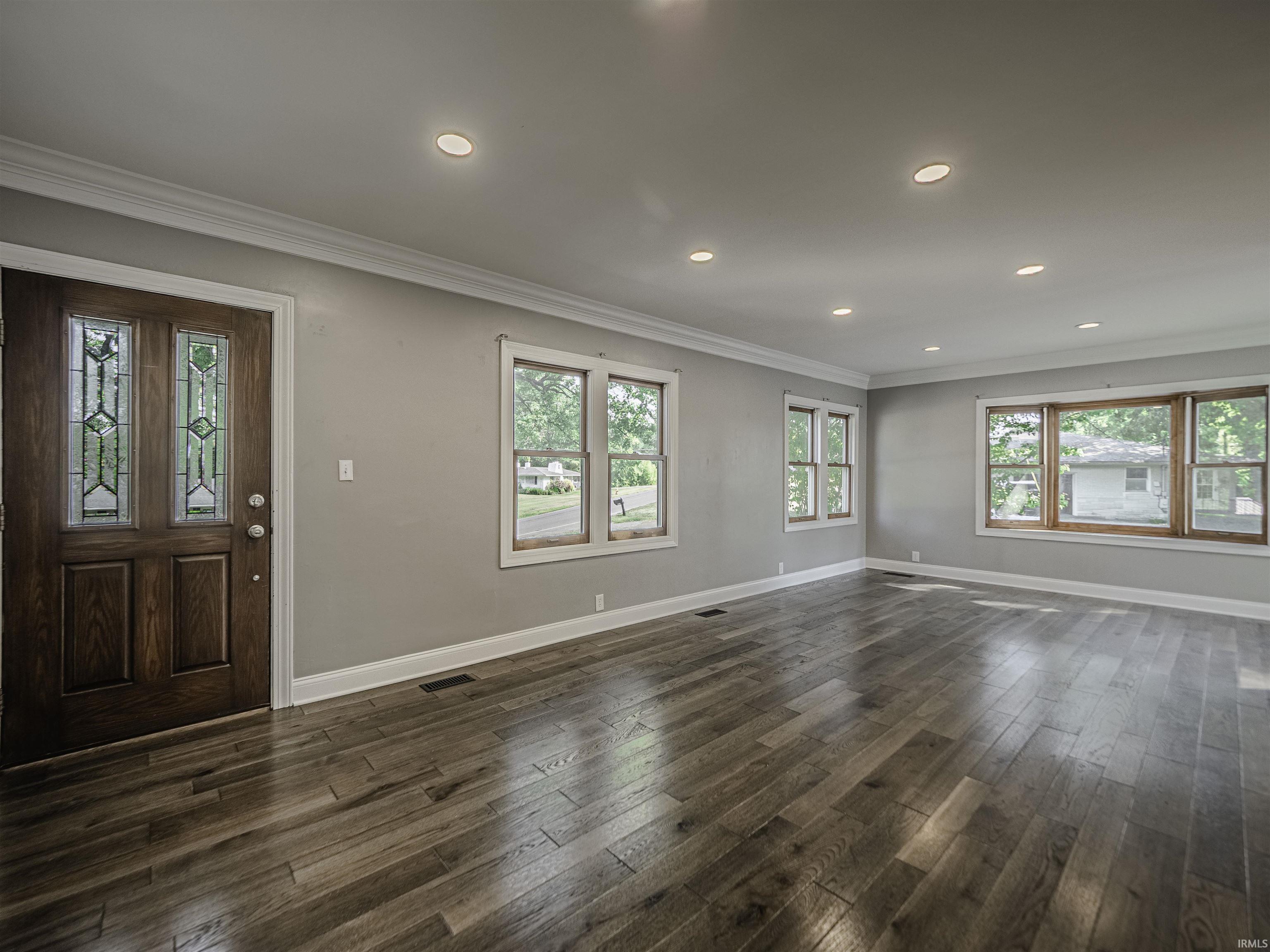 2722 North Red Bank Road Evansville, IN 47720 - Photo 4 of 36 Gallery Image 4