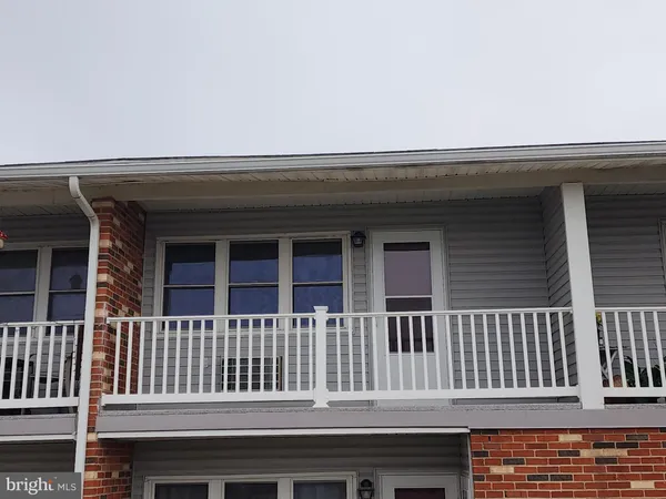 $1,189 | 76 Lark Circle, York, PA 17404