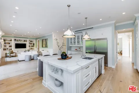 $4,095,000 | 4402 Ledge Avenue, Toluca Lake, CA 91602