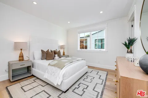 $4,095,000 | 4402 Ledge Avenue, Toluca Lake, CA 91602