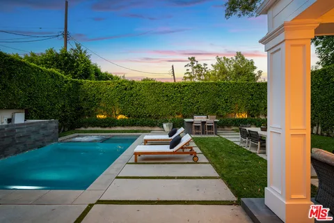 $4,095,000 | 4402 Ledge Avenue, Toluca Lake, CA 91602