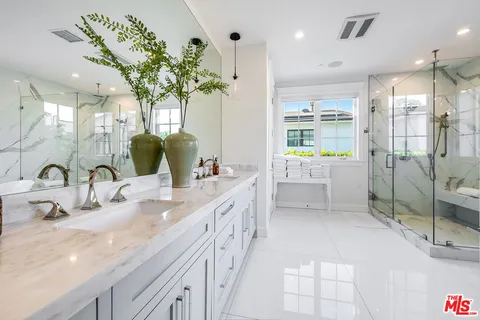 $4,095,000 | 4402 Ledge Avenue, Toluca Lake, CA 91602