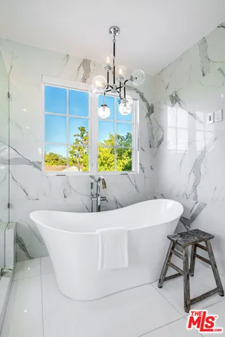 $4,095,000 | 4402 Ledge Avenue, Toluca Lake, CA 91602