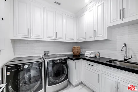 $4,095,000 | 4402 Ledge Avenue, Toluca Lake, CA 91602