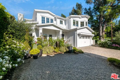 $4,095,000 | 4402 Ledge Avenue, Toluca Lake, CA 91602