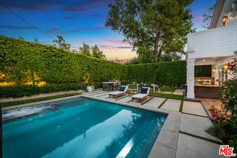 $4,095,000 | 4402 Ledge Avenue, Toluca Lake, CA 91602