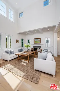 $4,095,000 | 4402 Ledge Avenue, Toluca Lake, CA 91602