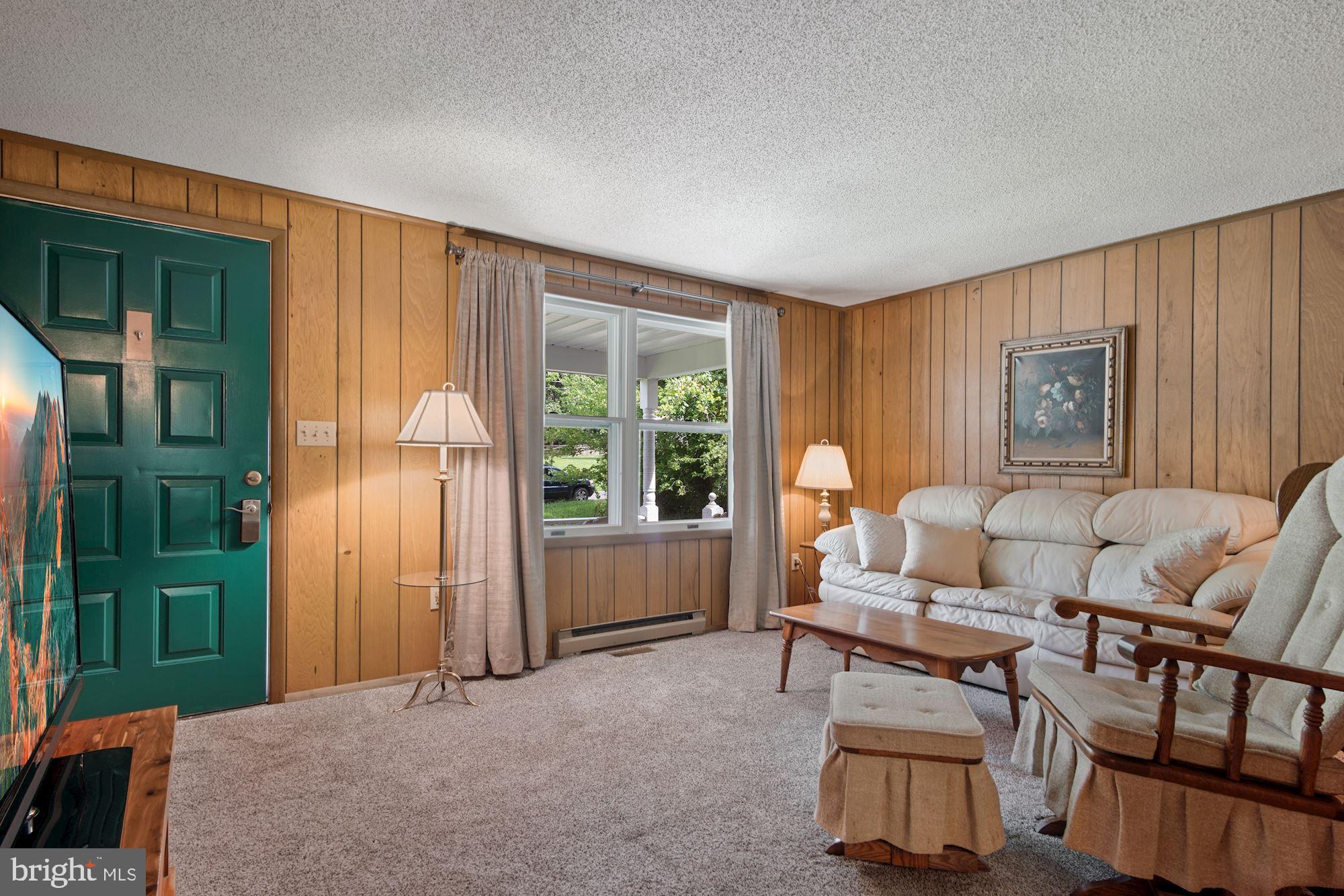 1437 Harding Lane Silver Spring, MD 20905 - Photo 4 of 25