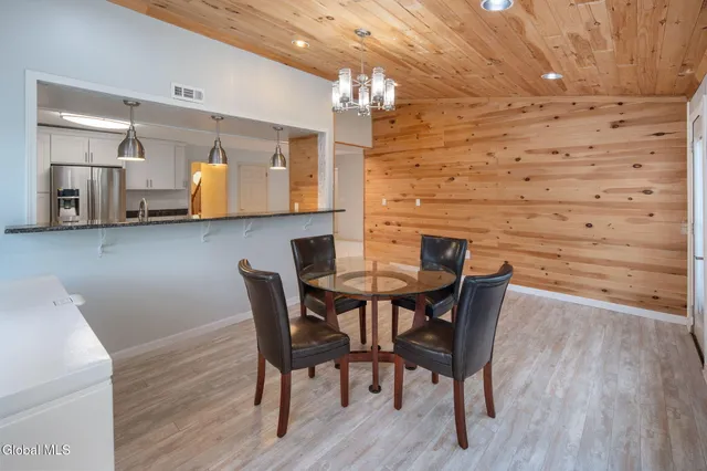 $520,000 | 228 Vincenza Lane, Guilderland, NY 12303