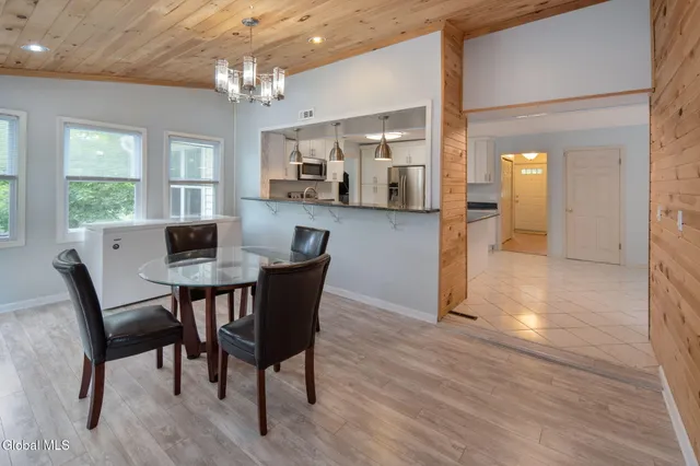 $520,000 | 228 Vincenza Lane, Guilderland, NY 12303